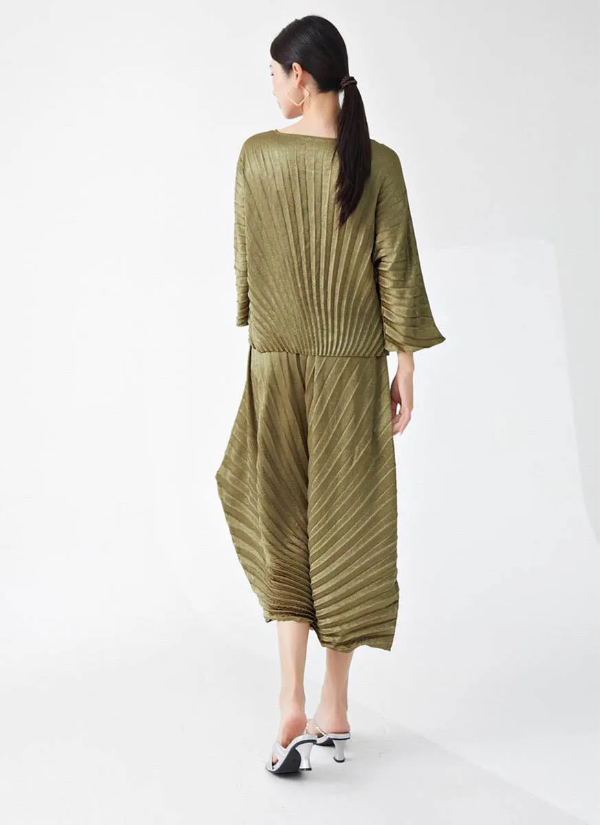 9240002 Round Neck Loose Pleated Top *Bronze