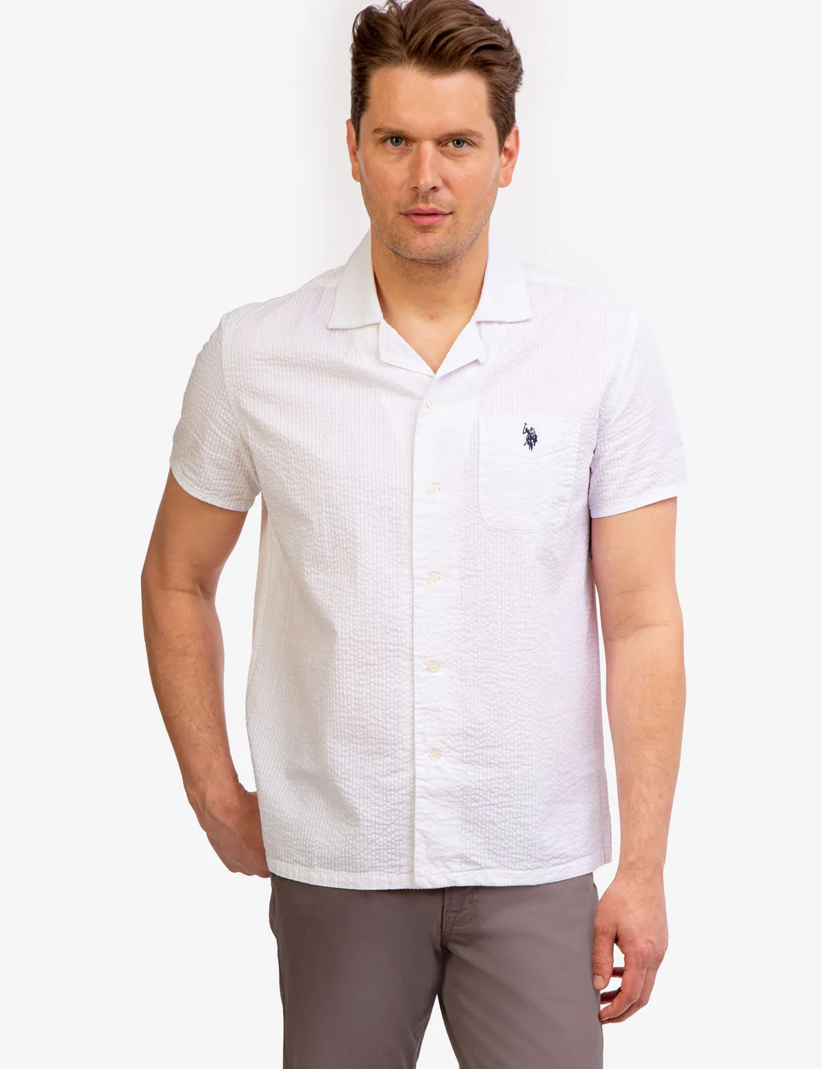 CONVERTIBLE COLLAR SEERSUCKER STRIPE SHIRT