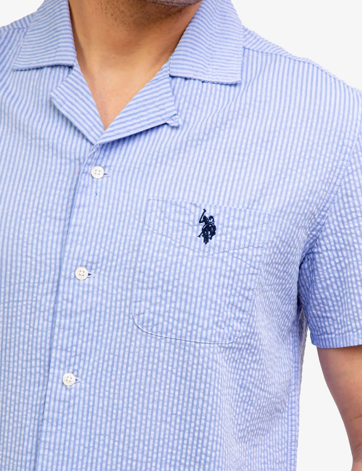 CONVERTIBLE COLLAR SEERSUCKER STRIPE SHIRT