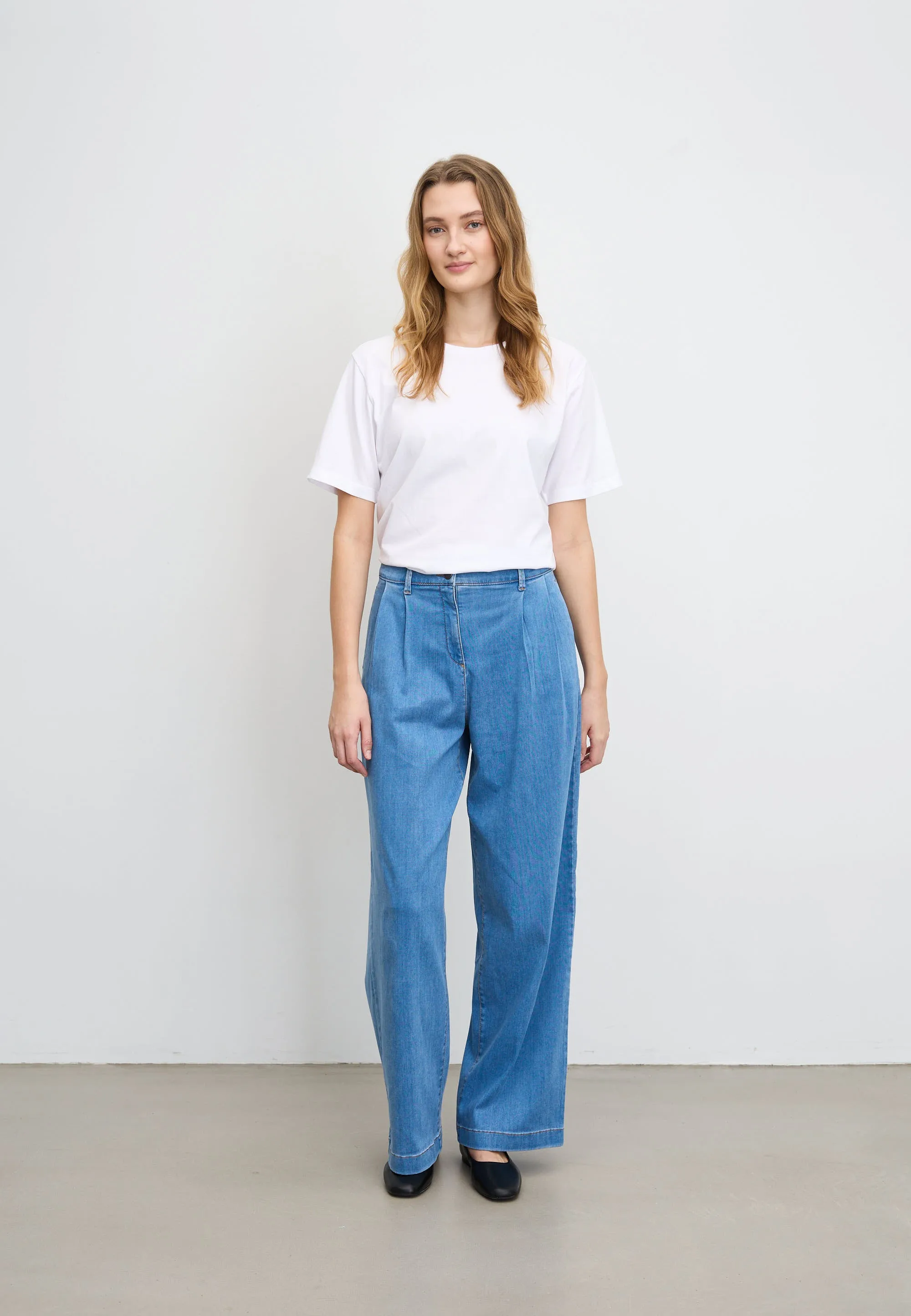 Debbie Loose - Medium Length - Washed Blue Denim