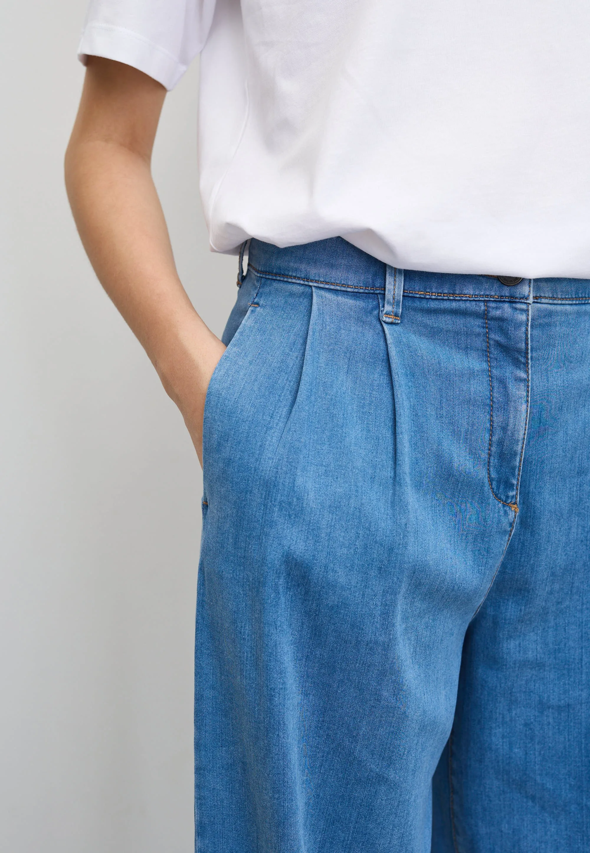 Debbie Loose - Medium Length - Washed Blue Denim