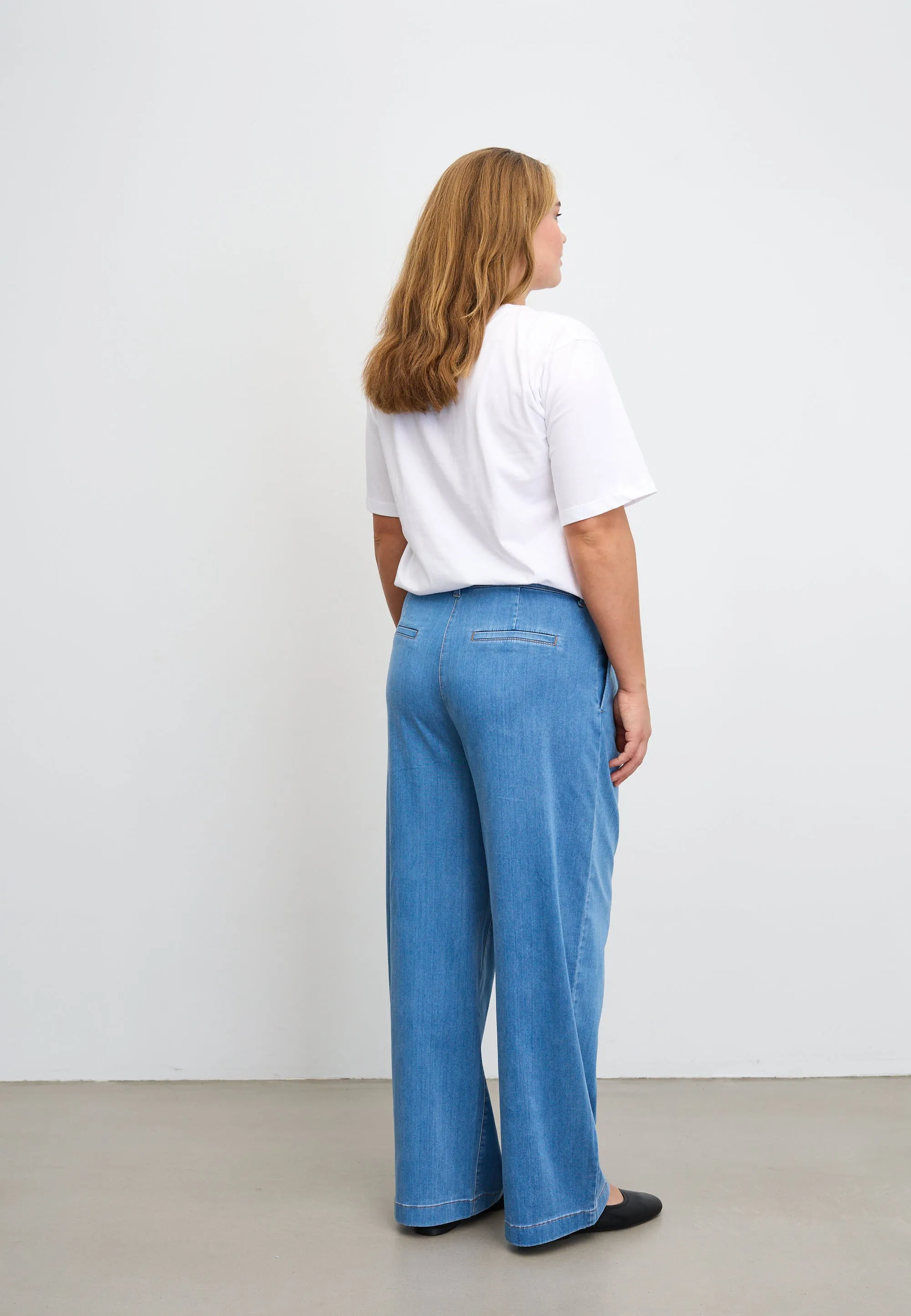 Debbie Loose - Medium Length - Washed Blue Denim