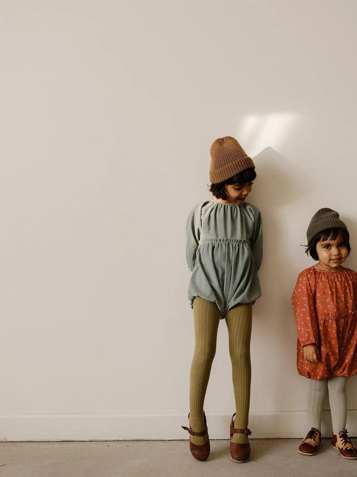 kids merino wool ribbed beanie in pine