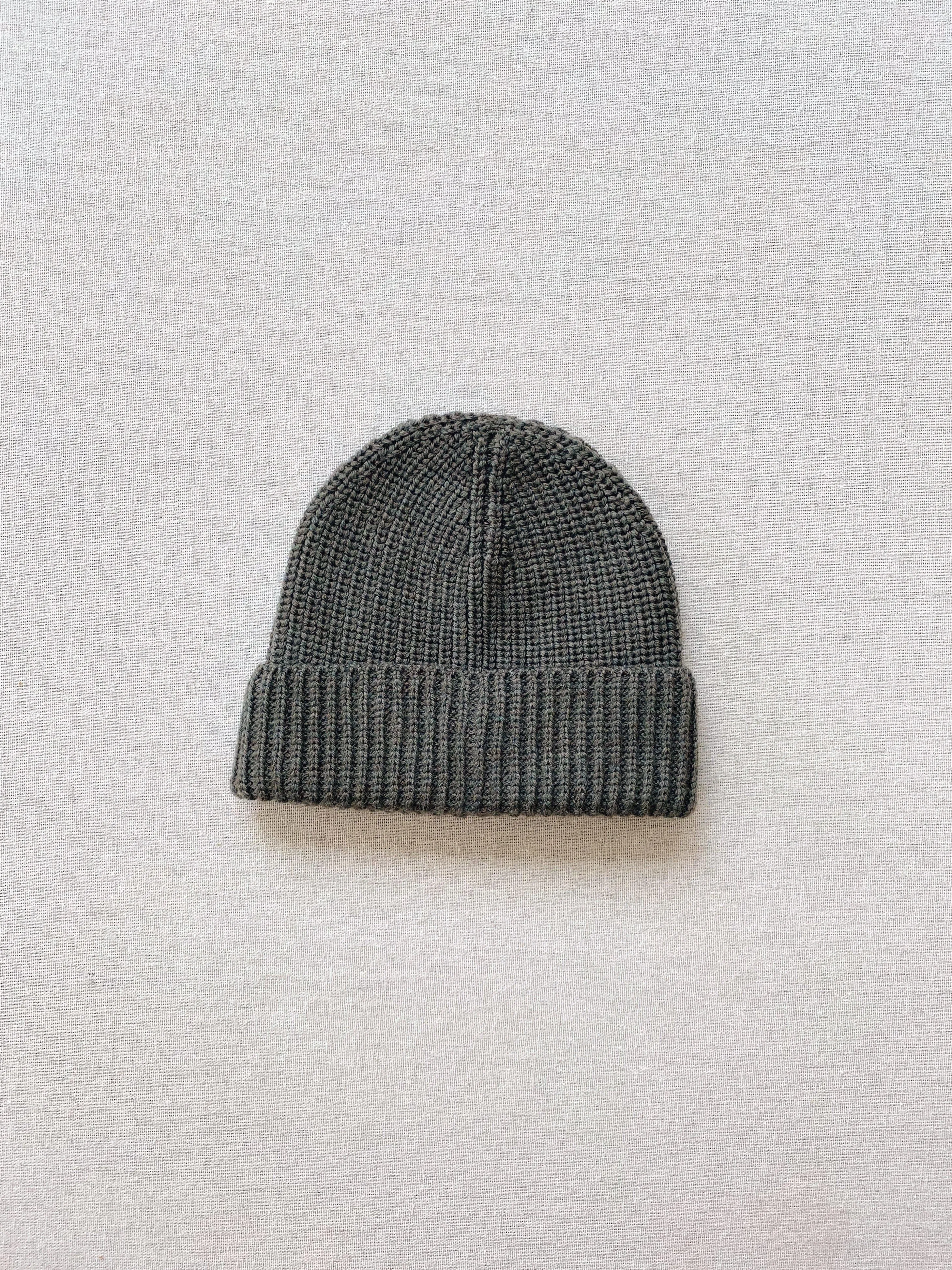 kids merino wool ribbed beanie in pine