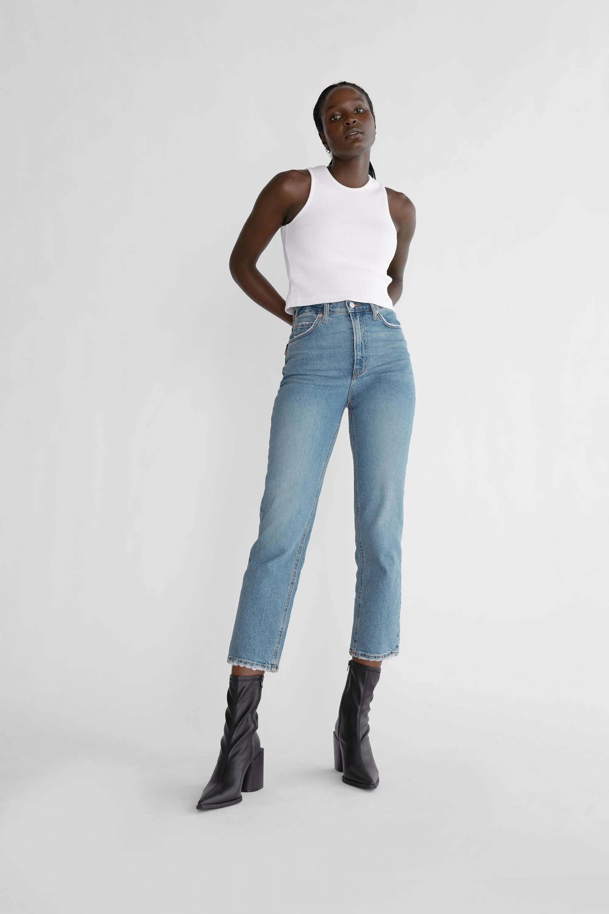 OAK ESSENTIAL STRAIGHT LEG HIGH-RISE JEAN