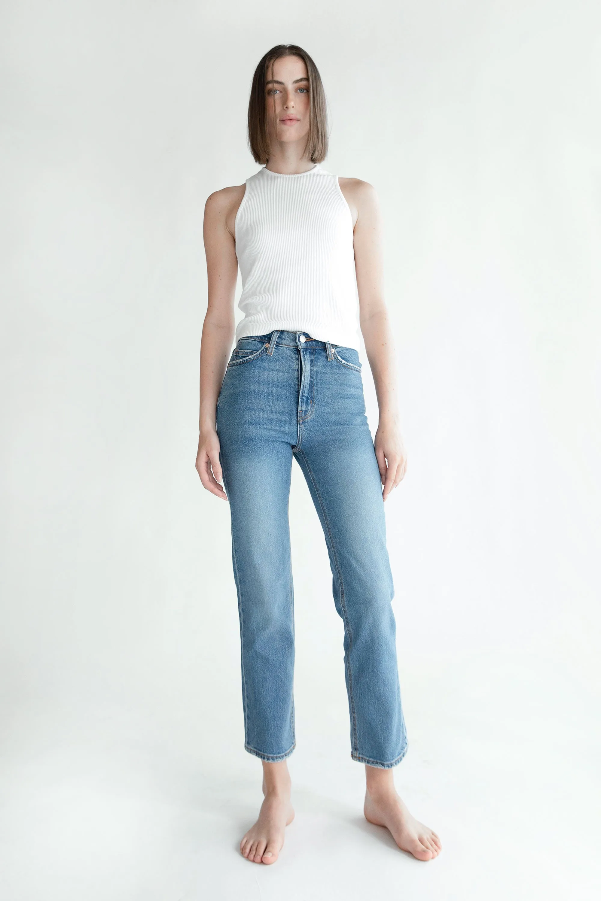 OAK ESSENTIAL STRAIGHT LEG HIGH-RISE JEAN